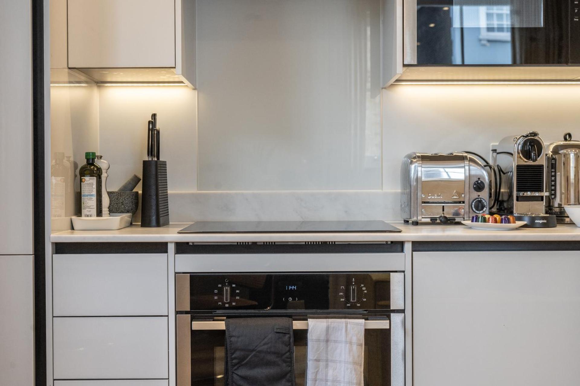 Modern, Stylish Newly Refurbished 2nd Floor In Fitzrovia * Лондон