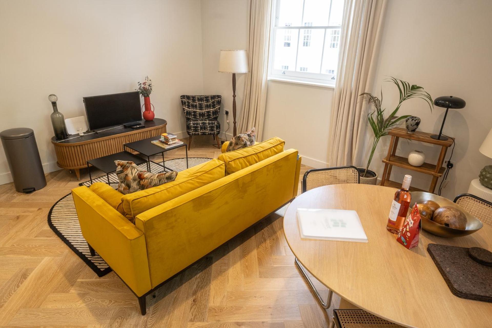 Modern, Stylish Newly Refurbished 2nd Floor In Fitzrovia Апартаменты Лондон