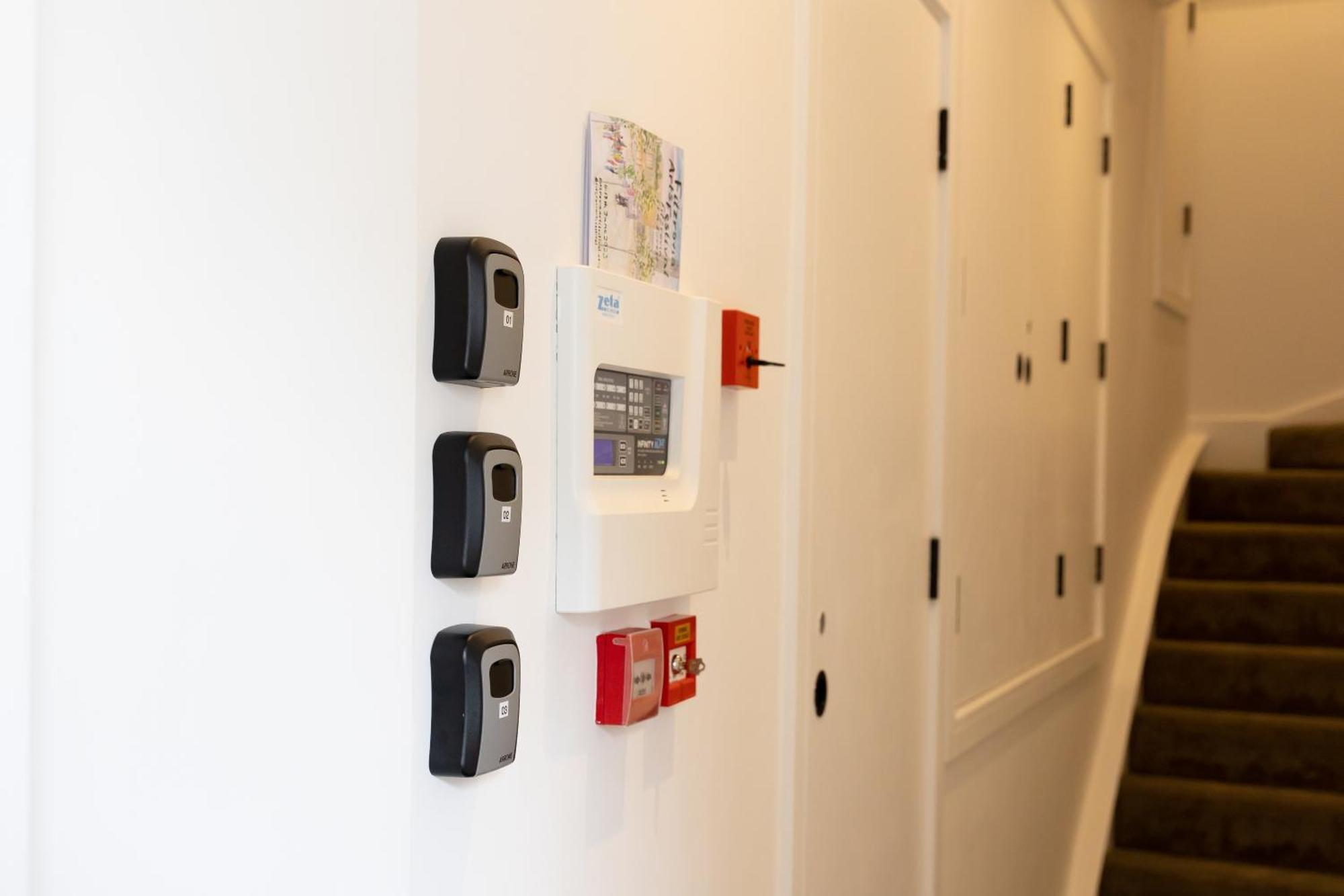 Modern, Stylish Newly Refurbished 2nd Floor In Fitzrovia * Лондон