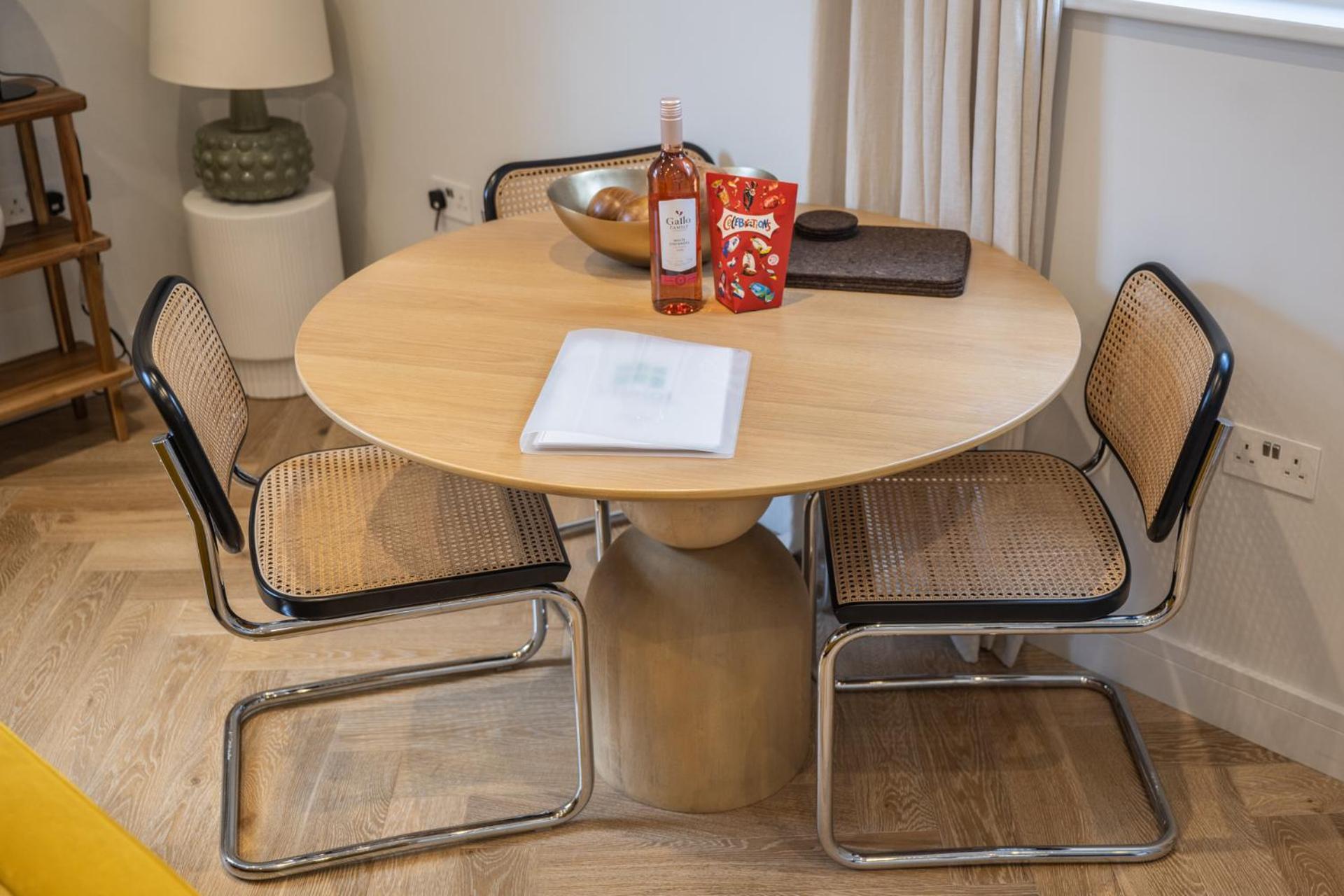 Modern, Stylish Newly Refurbished 2nd Floor In Fitzrovia Апартаменты Лондон
