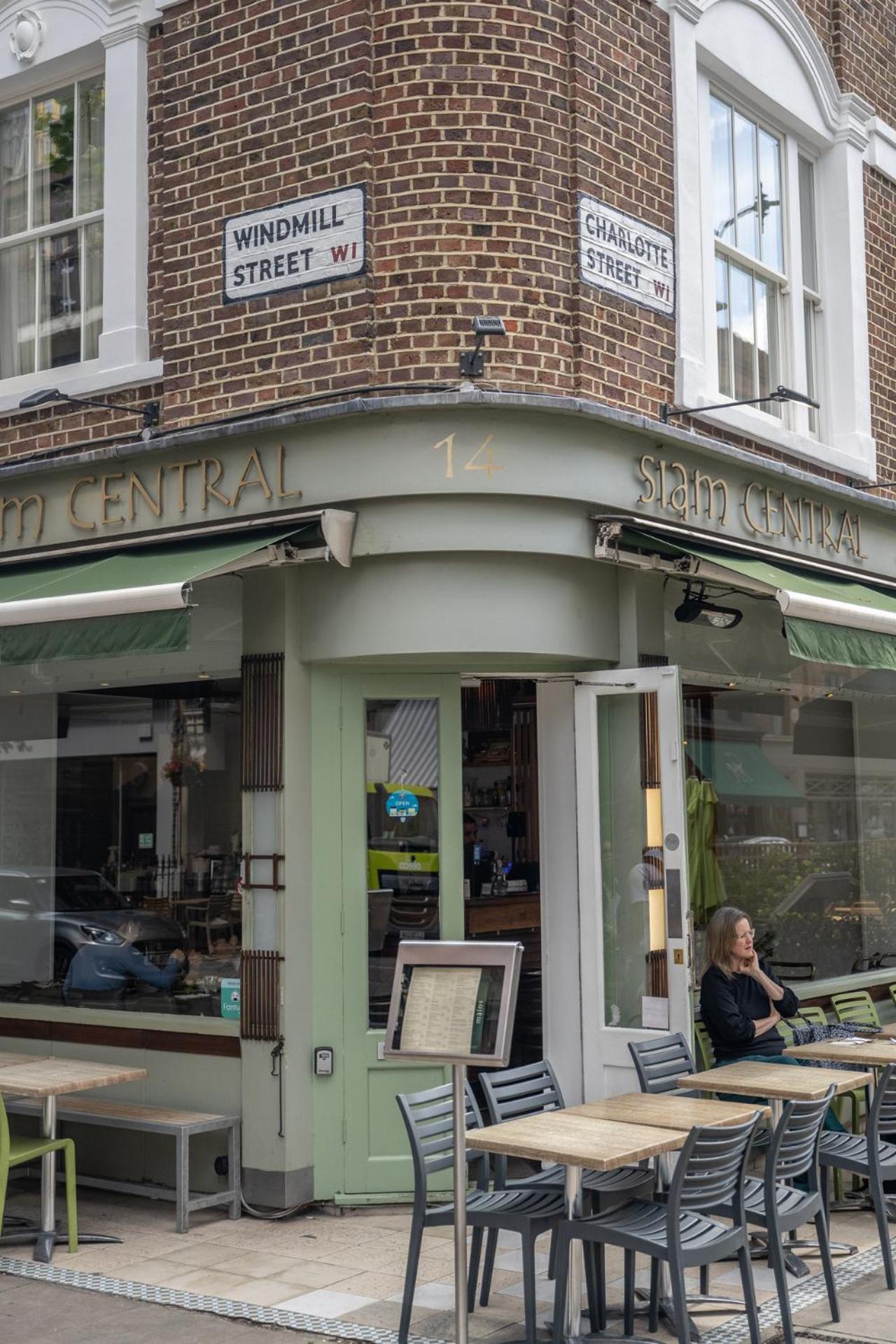 Modern, Stylish Newly Refurbished 2nd Floor In Fitzrovia Лондон
