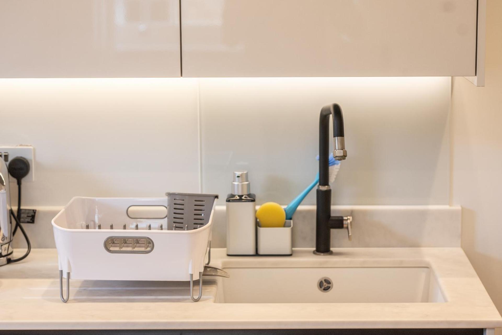 Modern, Stylish Newly Refurbished 2nd Floor In Fitzrovia * Лондон
